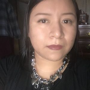 Meet your Posher, Alicia